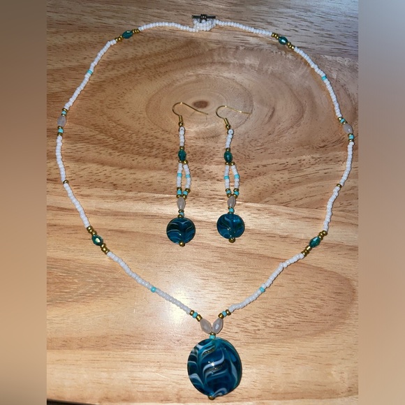 Necklace + earrings set - Picture 3 of 4